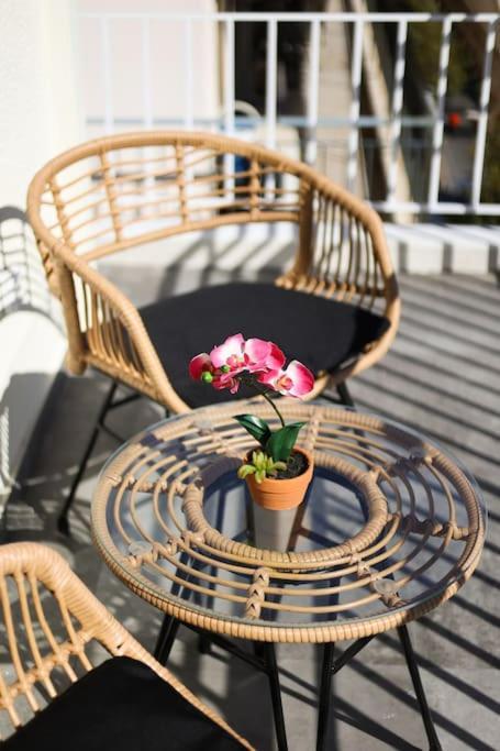 Blue Delta Apartment Palaio Faliro Athènes Extérieur photo