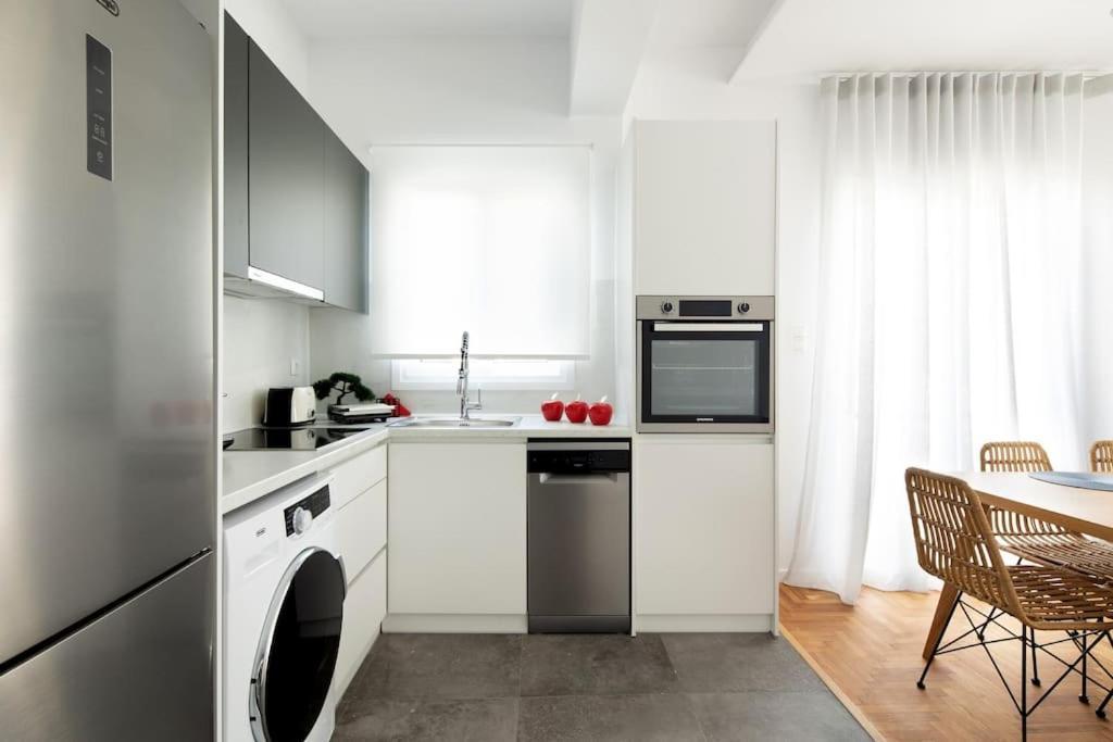 Blue Delta Apartment Palaio Faliro Athènes Extérieur photo