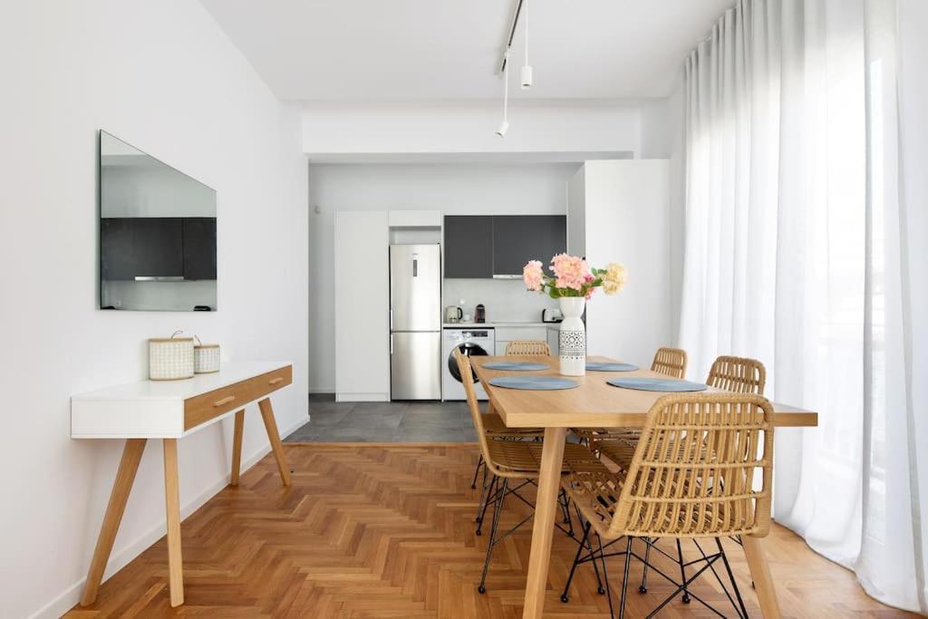 Blue Delta Apartment Palaio Faliro Athènes Extérieur photo