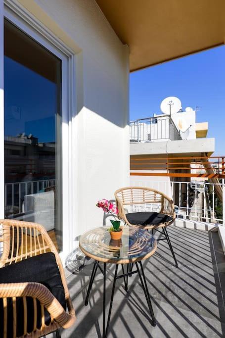 Blue Delta Apartment Palaio Faliro Athènes Extérieur photo