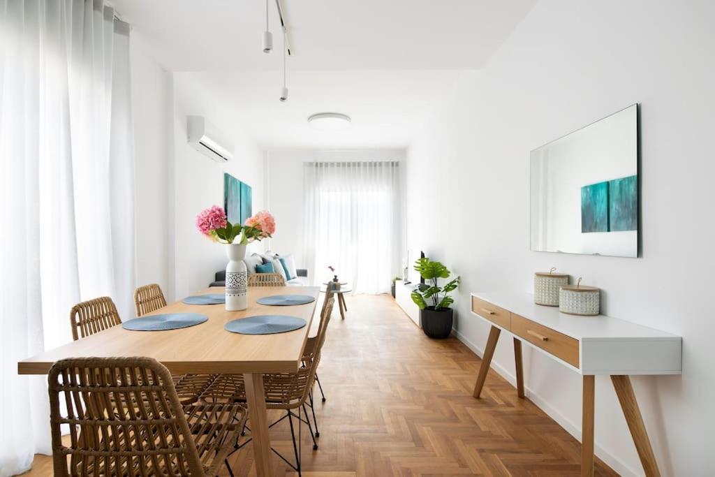 Blue Delta Apartment Palaio Faliro Athènes Extérieur photo